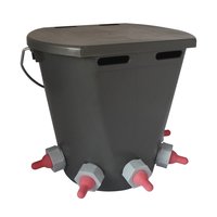 Lämmereimer, 9 Liter,  mit 5 Saugstellen, komplett mit Sauger, Ventil, Kunststoffhalterung und Deckel